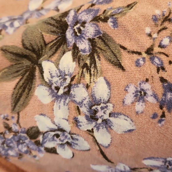 American Eagle SALE - Picture 4 of 6